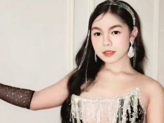 Alter: 21 / Wassermann - Alter: 172 / normal - Geschlecht: transsexuell - Ausrichtung: transsexuell - Haare: schwarz / lang - Piercing: Zunge - bewebmaster-Alter:  - Hautfarbe: weiss - Augen: schwarz - Rasur: teilrasiert